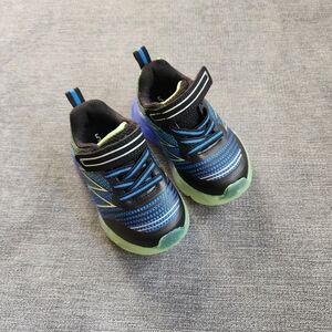 5t baby shoes light up euc